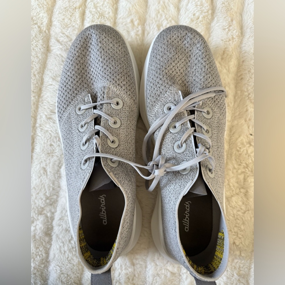 New men’s Allbirds tree Runners in Light Gray - Picture 2 of 5